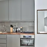Guestready -- Modern Minimalist Apartment Faubourg-Montmarte